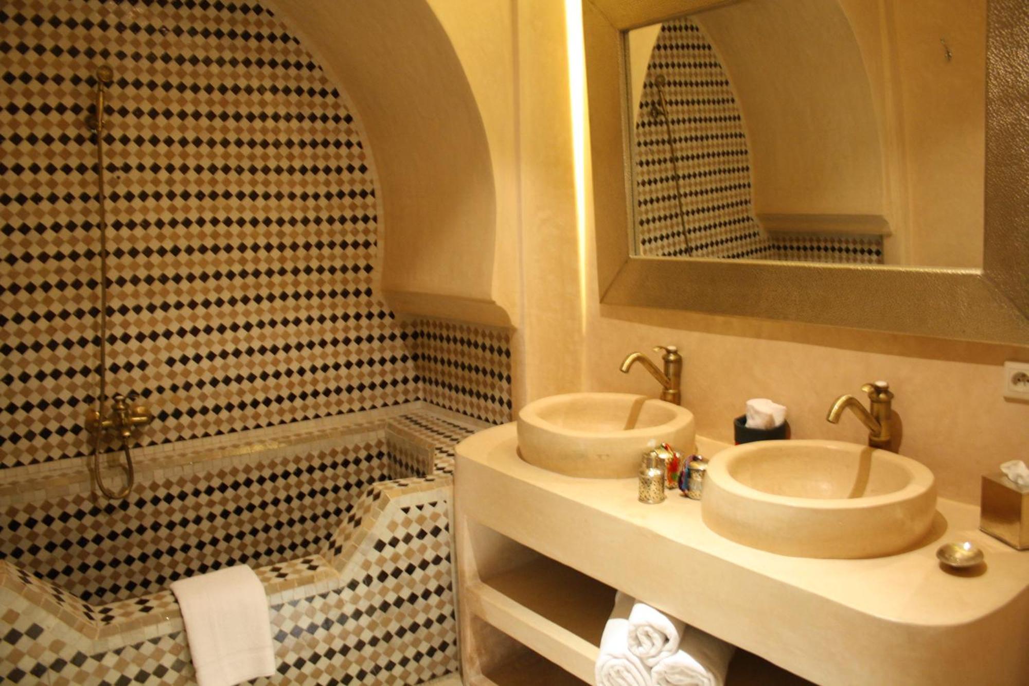 摩洛哥传统庭院住宅 雷亚德夏玛套房酒店及spa 4*